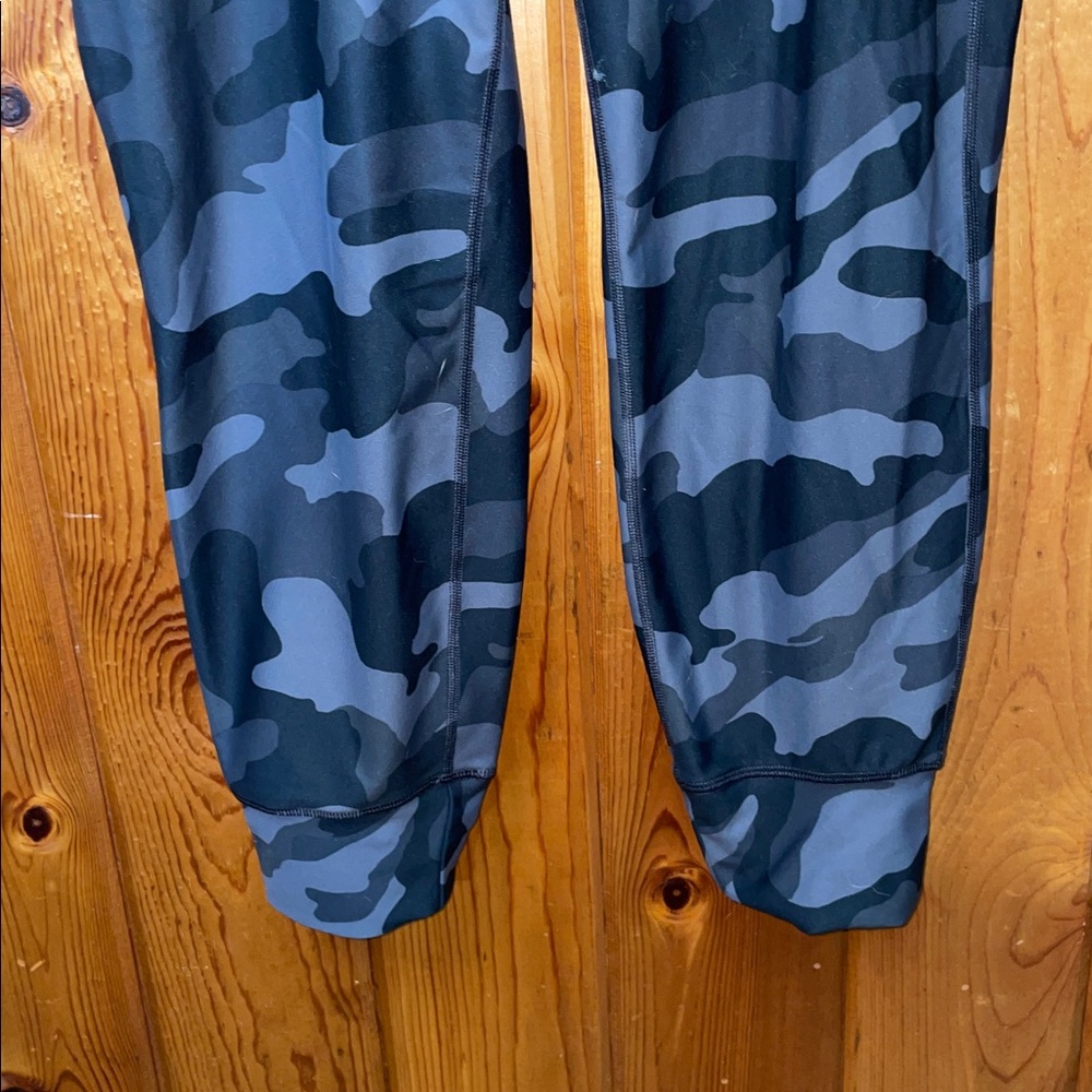 Old Navy Blue Camouflage Joggers High-Waisted PowerSoft Pocket Joggers large - Picture 5 of 11
